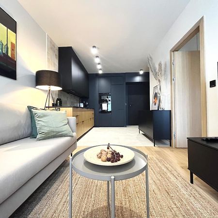 Wyszynskiego Apartment - Self Check-In 20H - Parking &Lift ヴロツワフ エクステリア 写真