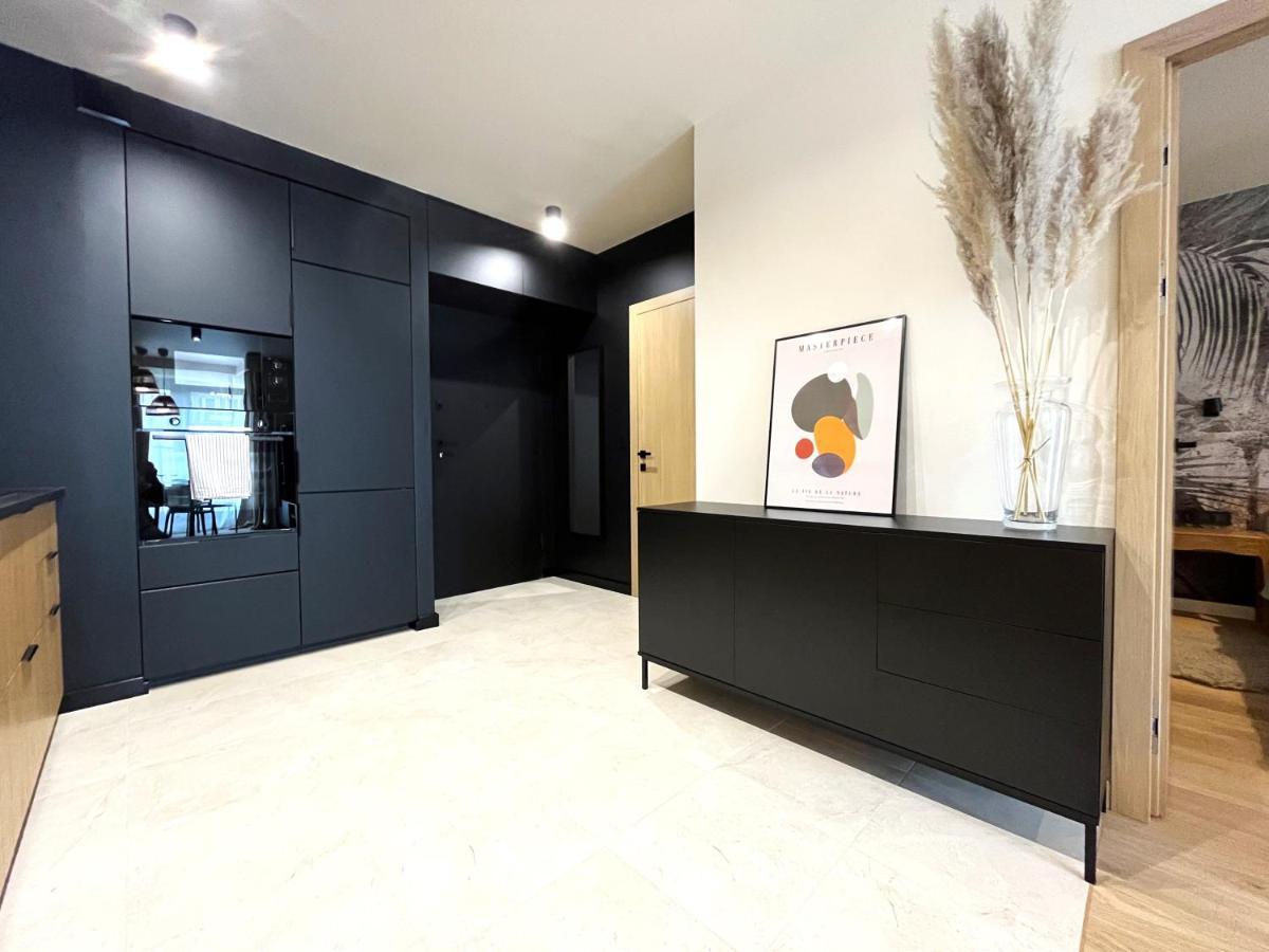 Wyszynskiego Apartment - Self Check-In 20H - Parking &Lift ヴロツワフ エクステリア 写真
