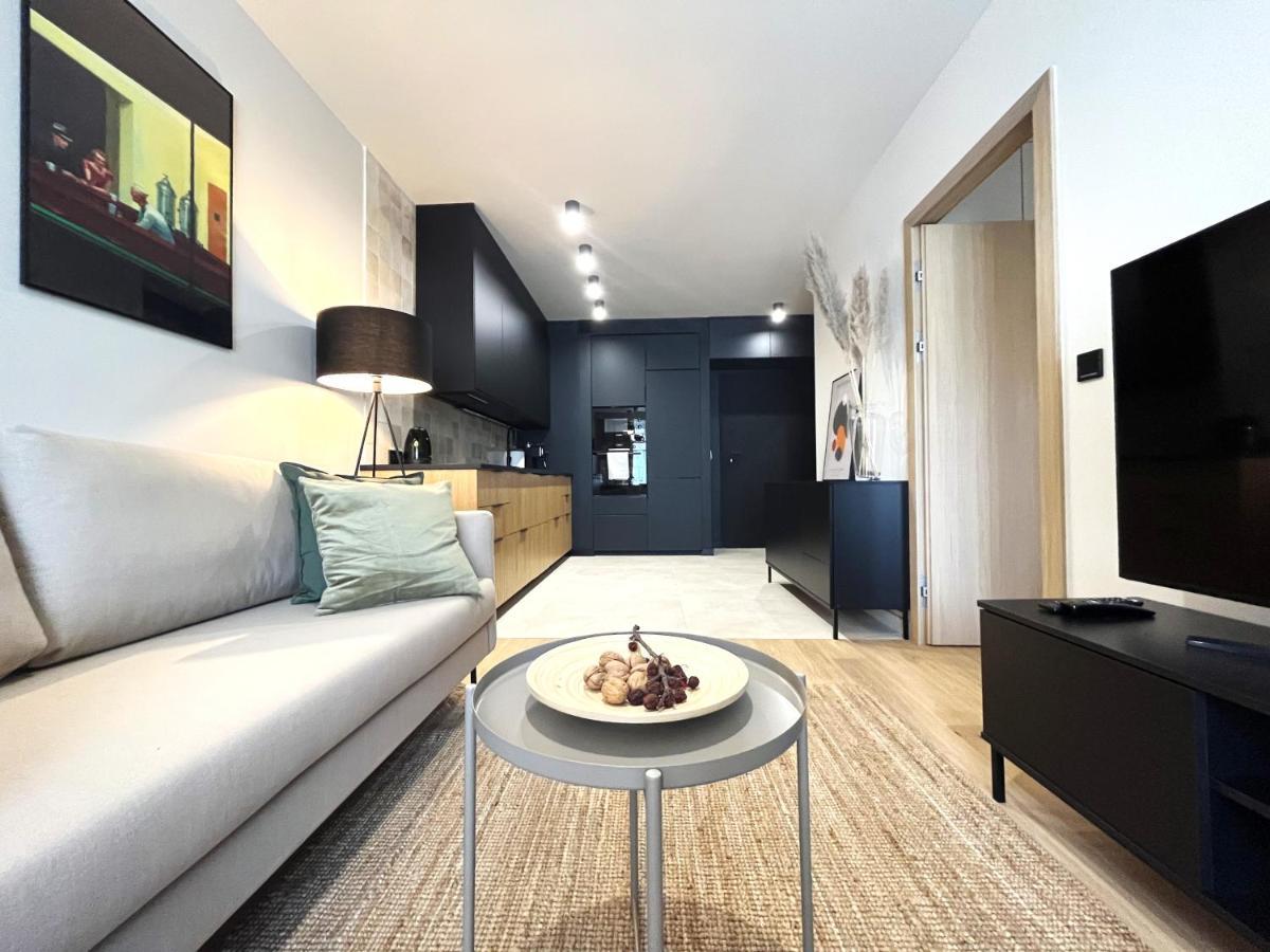 Wyszynskiego Apartment - Self Check-In 20H - Parking &Lift ヴロツワフ エクステリア 写真