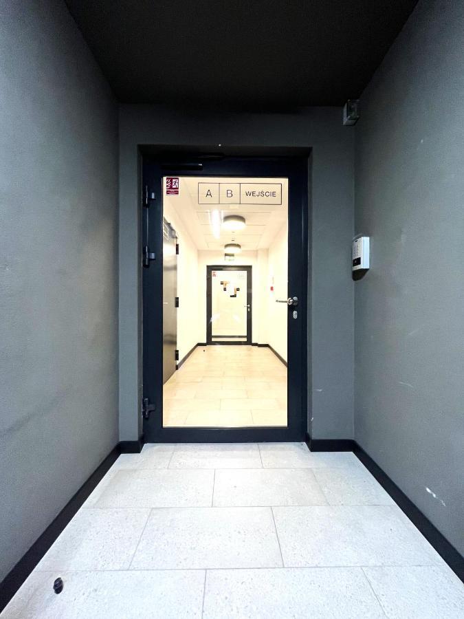 Wyszynskiego Apartment - Self Check-In 20H - Parking &Lift ヴロツワフ エクステリア 写真