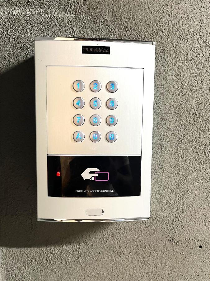 Wyszynskiego Apartment - Self Check-In 20H - Parking &Lift ヴロツワフ エクステリア 写真